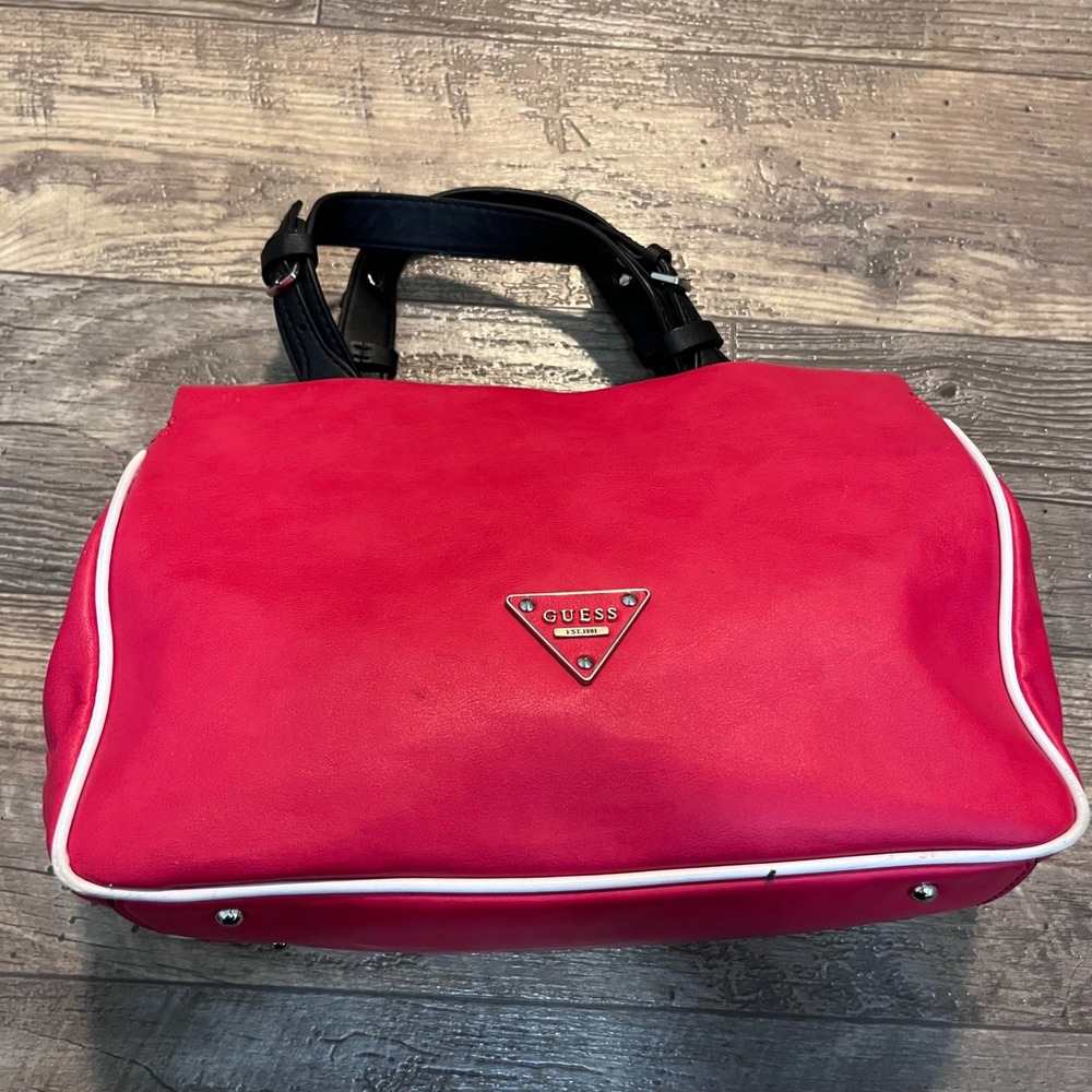 Guess Red Faux Leather Satchel Bag White‎ Piping Black Handles Silver Hardware